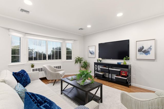 225 Willets Lane, Jericho, NY 11753