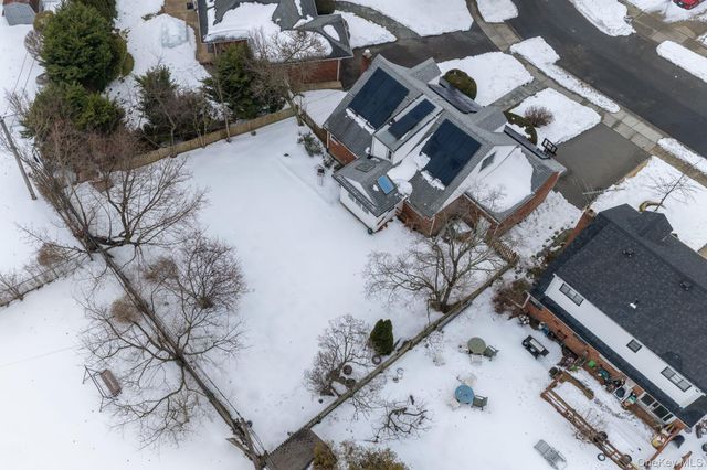 225 Willets Lane, Jericho, NY 11753