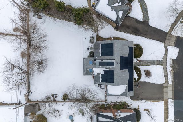 225 Willets Lane, Jericho, NY 11753