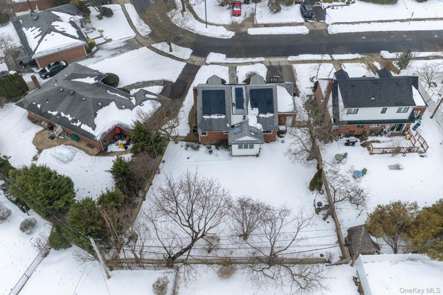 225 Willets Lane, Jericho, NY 11753