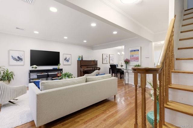 225 Willets Lane, Jericho, NY 11753