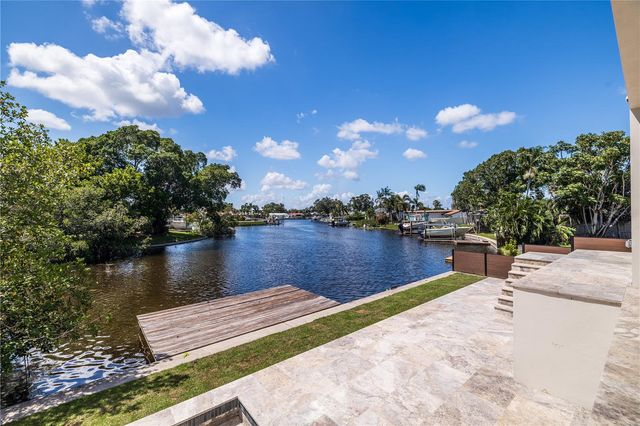 4692 DOVER STREET NE, St Petersburg, FL 33703