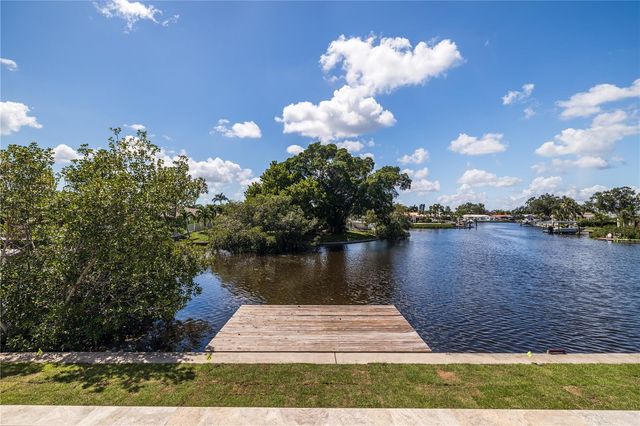 4692 DOVER STREET NE, St Petersburg, FL 33703