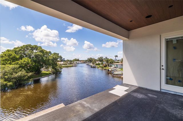 4692 DOVER STREET NE, St Petersburg, FL 33703