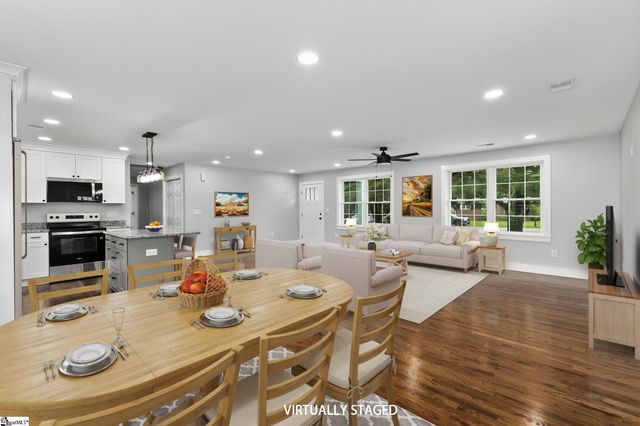 203 Montgomery Street, Laurens, SC 29360