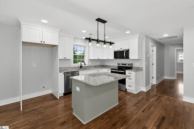 203 Montgomery Street, Laurens, SC 29360