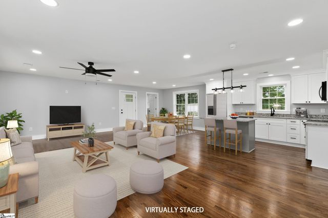 203 Montgomery Street, Laurens, SC 29360