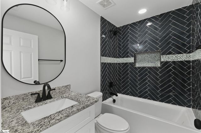 203 Montgomery Street, Laurens, SC 29360