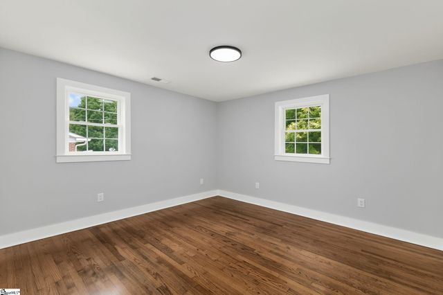 203 Montgomery Street, Laurens, SC 29360