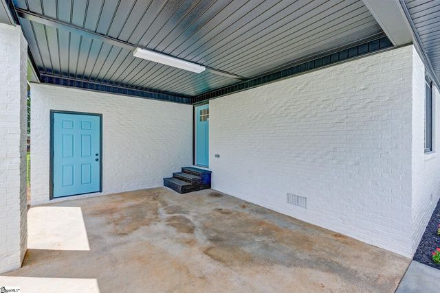 203 Montgomery Street, Laurens, SC 29360