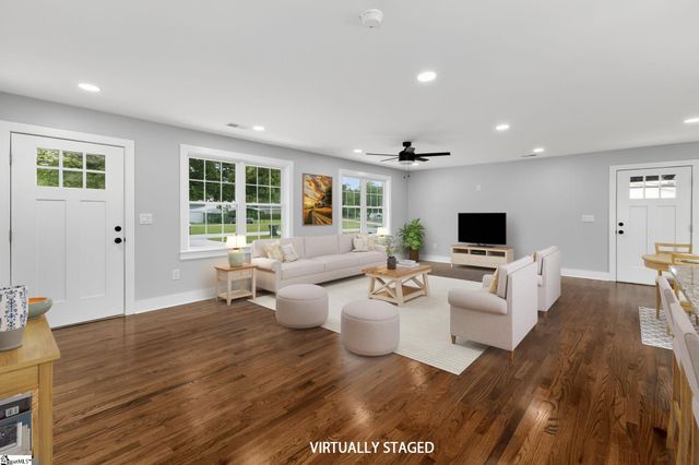 203 Montgomery Street, Laurens, SC 29360