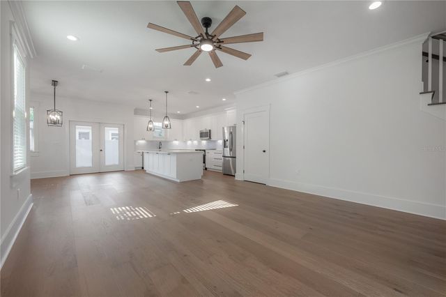 807 E IDA STREET, Tampa, FL 33603