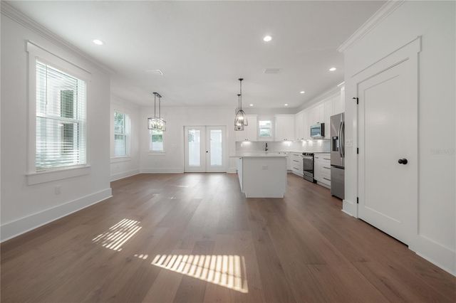 807 E IDA STREET, Tampa, FL 33603