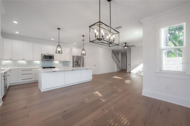 807 E IDA STREET, Tampa, FL 33603