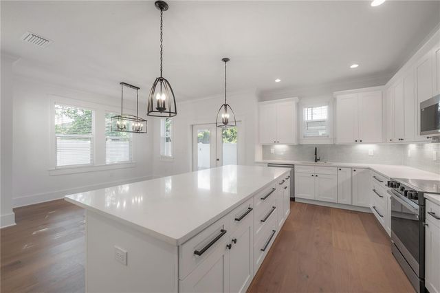 807 E IDA STREET, Tampa, FL 33603