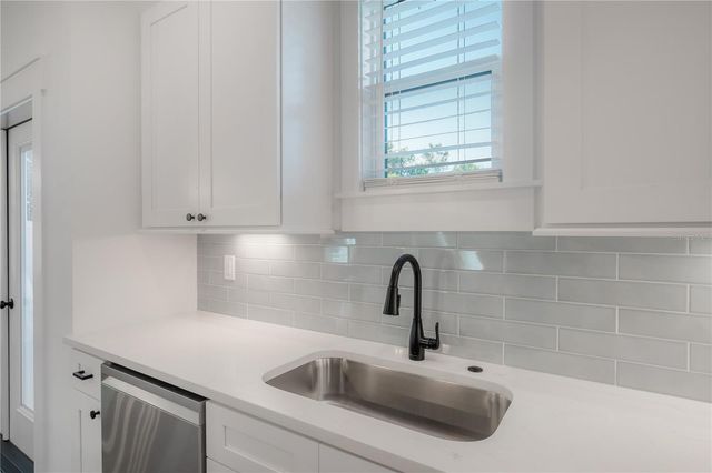 807 E IDA STREET, Tampa, FL 33603