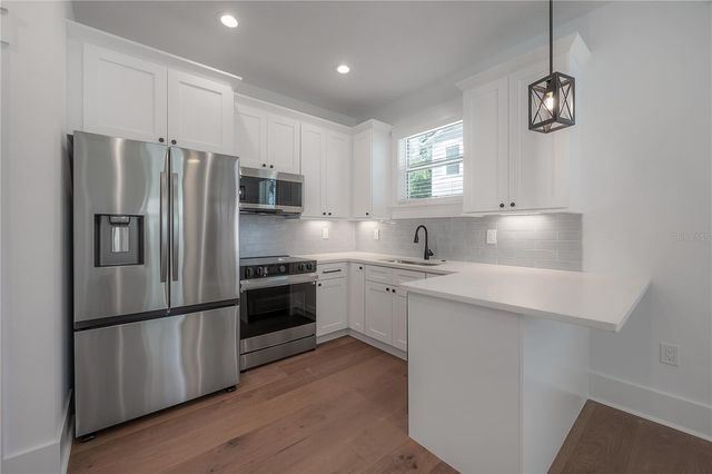 807 E IDA STREET, Tampa, FL 33603