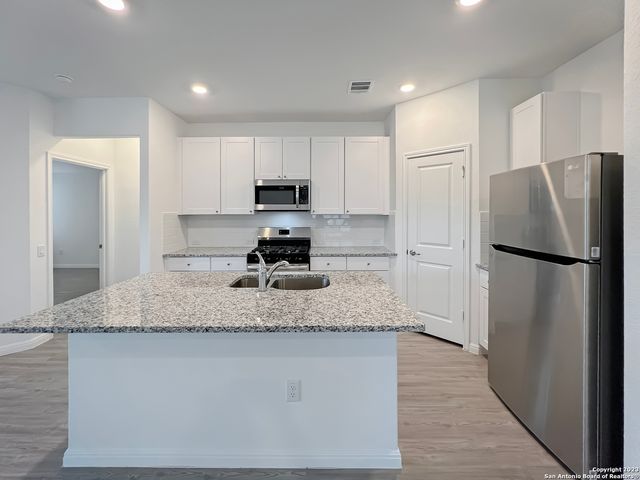 622 Bean Bend, San Antonio, TX 78221