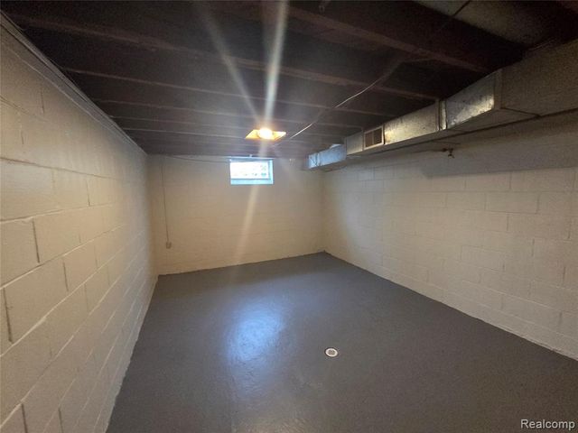 19360 Revere Street, Detroit, MI 48234