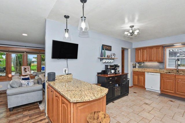 5721 67th STREET, Kenosha, WI 53142