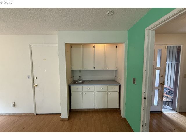 1229 Se 26TH St, Troutdale, OR 97060