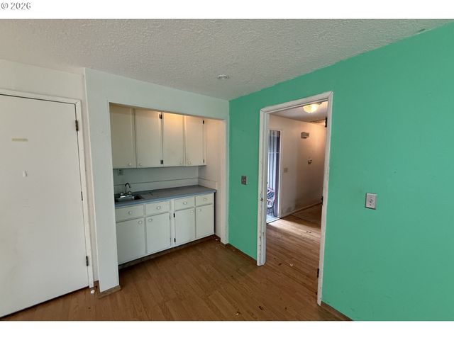 1229 Se 26TH St, Troutdale, OR 97060