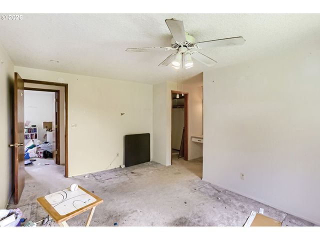 1229 Se 26TH St, Troutdale, OR 97060