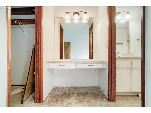 1229 Se 26TH St, Troutdale, OR 97060
