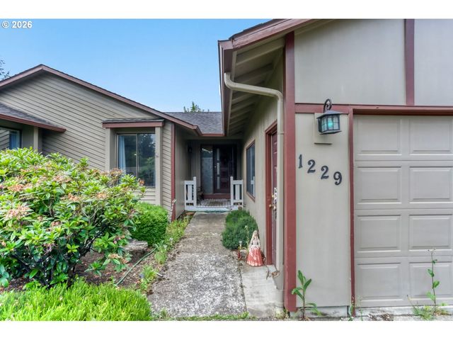 1229 Se 26TH St, Troutdale, OR 97060