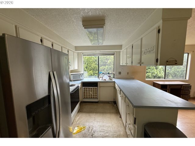 1229 Se 26TH St, Troutdale, OR 97060