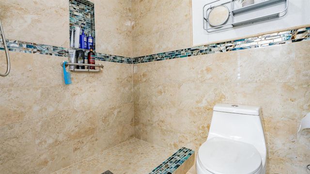 707 Chenin Blanc Dr, Manteca, CA 95337