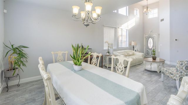 707 Chenin Blanc Dr, Manteca, CA 95337