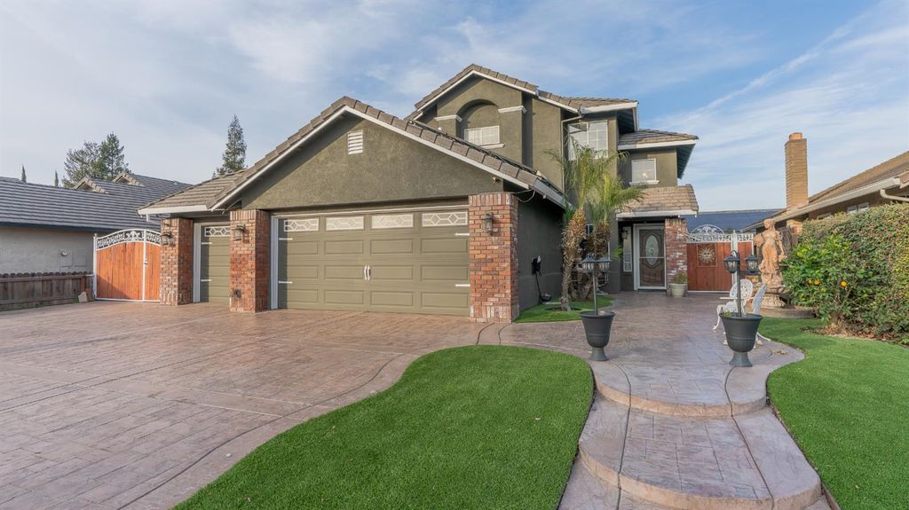 707 Chenin Blanc Dr, Manteca, CA 95337