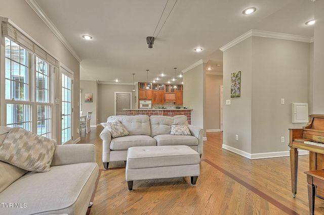 9 Wayland Court, Johnson City, TN 37604
