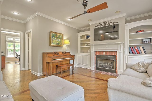 9 Wayland Court, Johnson City, TN 37604