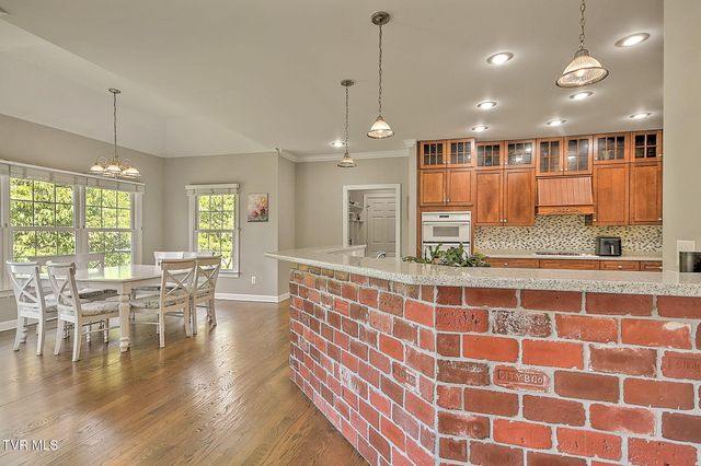9 Wayland Court, Johnson City, TN 37604