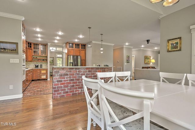 9 Wayland Court, Johnson City, TN 37604