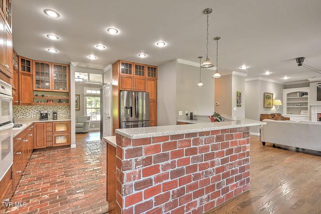 9 Wayland Court, Johnson City, TN 37604