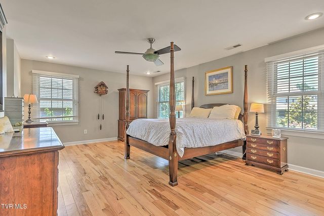 9 Wayland Court, Johnson City, TN 37604