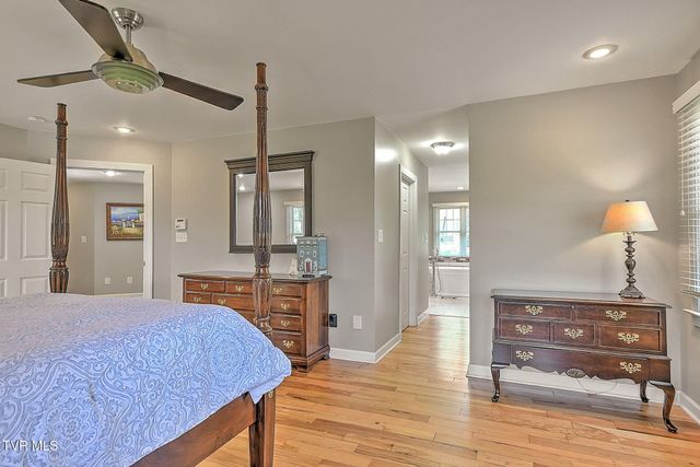 9 Wayland Court, Johnson City, TN 37604