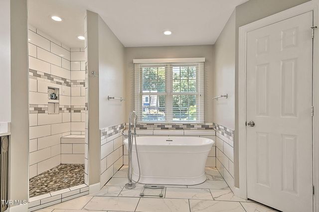 9 Wayland Court, Johnson City, TN 37604