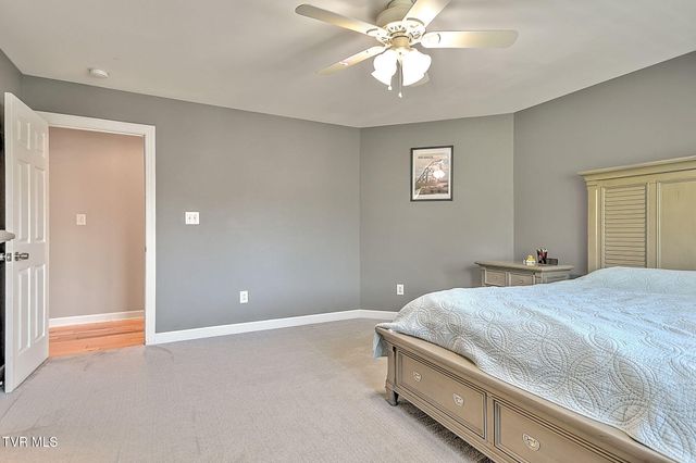 9 Wayland Court, Johnson City, TN 37604