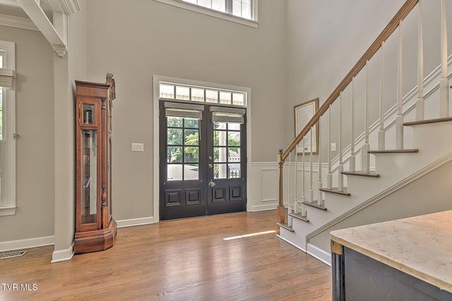 9 Wayland Court, Johnson City, TN 37604