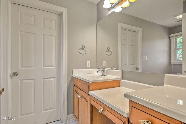 9 Wayland Court, Johnson City, TN 37604