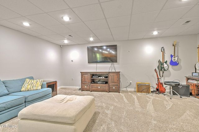 9 Wayland Court, Johnson City, TN 37604