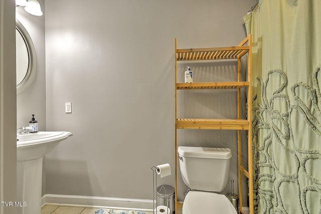 9 Wayland Court, Johnson City, TN 37604