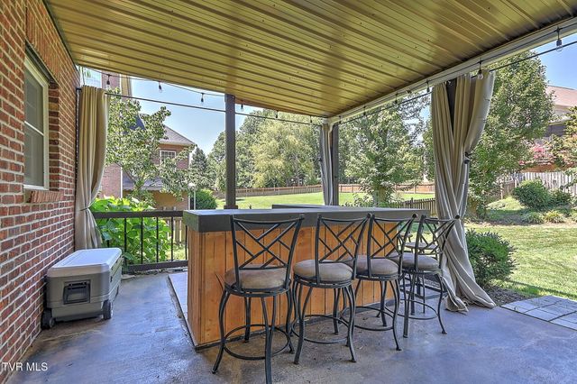 9 Wayland Court, Johnson City, TN 37604