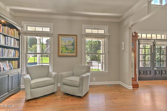 9 Wayland Court, Johnson City, TN 37604
