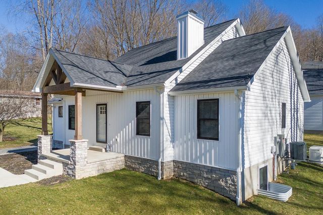 155 Grand Ridge Road, Howard, OH 43028