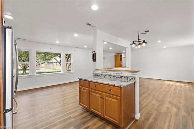 508 S Kings Point RD, Virginia Beach, VA 23452